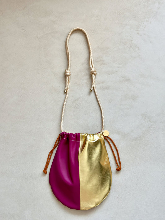Bourse Le mignon cuir fuschia et or