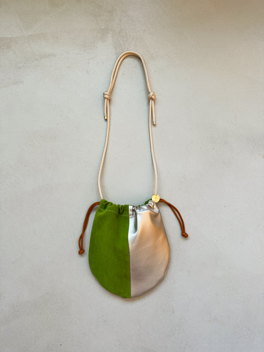 Bourse Le mignon cuir or et daim vert pomme